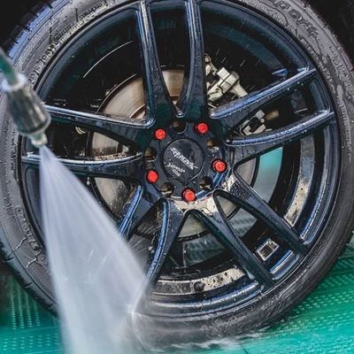 Maniac line WHEEL & TYRE CLEANER - חומר לניקוי חישוקים וצמיגים