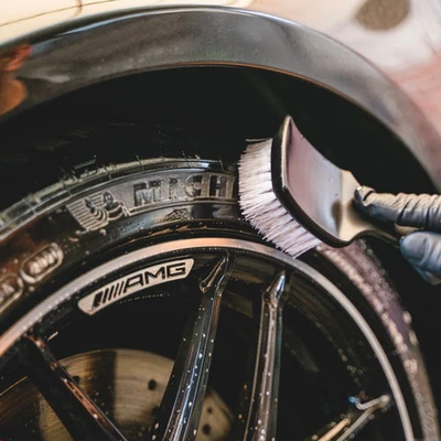 Maniac line WHEEL & TYRE CLEANER - חומר לניקוי חישוקים וצמיגים