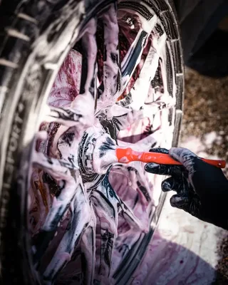 Yum Wheels - מנקה ג'אנטים ומסיר מתכות